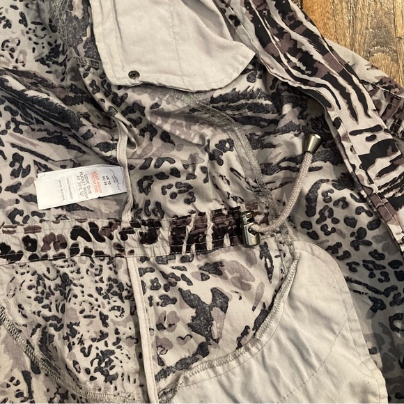 Grey animal Print spring Jacket - Picture 5 of 5